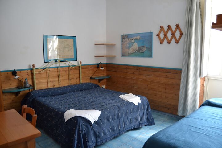 Room 4 of 41