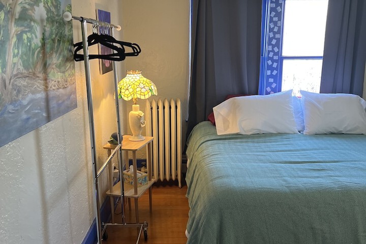 Room 17 of 99