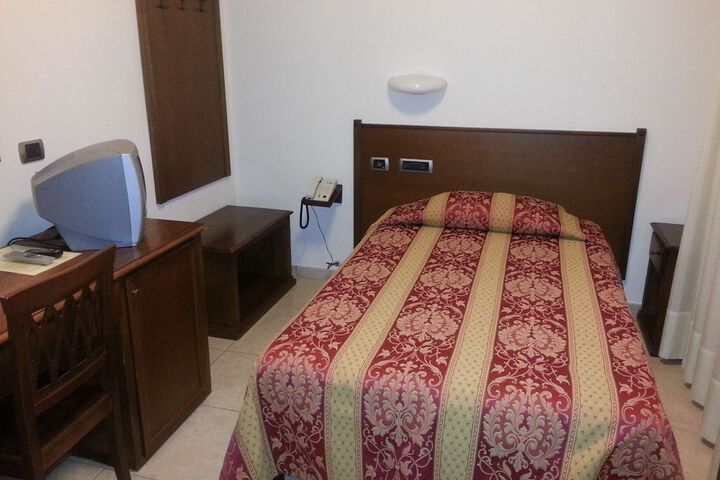 Room 5 of 56