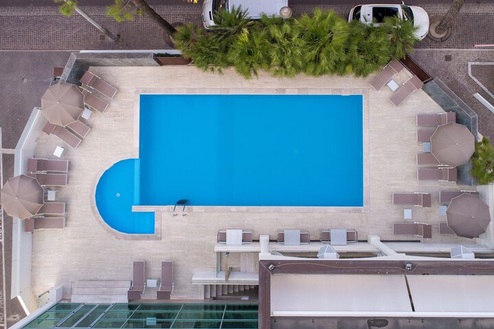 Hotel 73 of 74