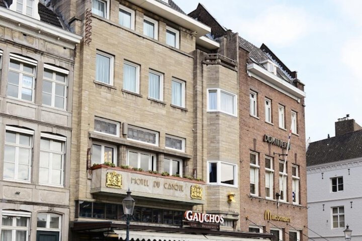 Hotel Entry