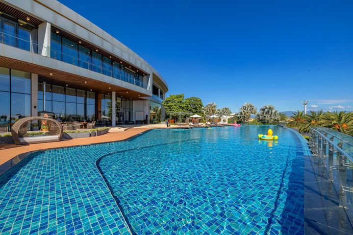 Pool 106 of 164