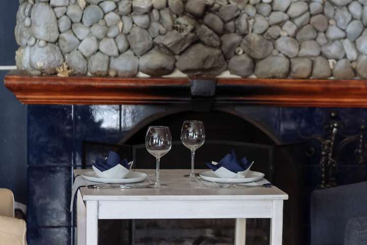 Dining 16 of 81