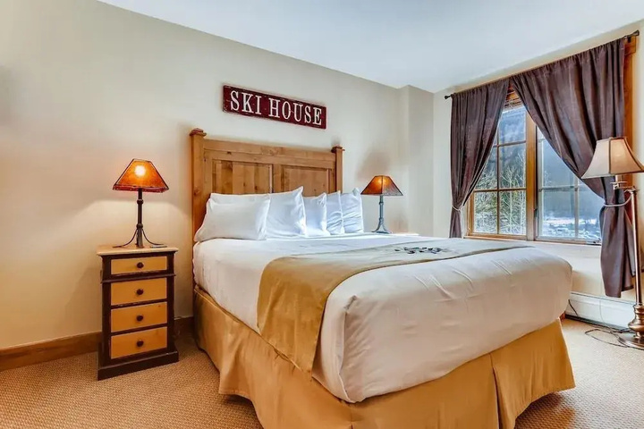 Room 5 of 16