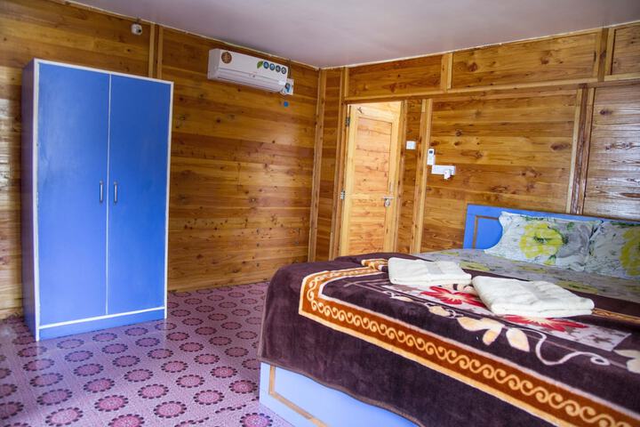Room 4 of 56
