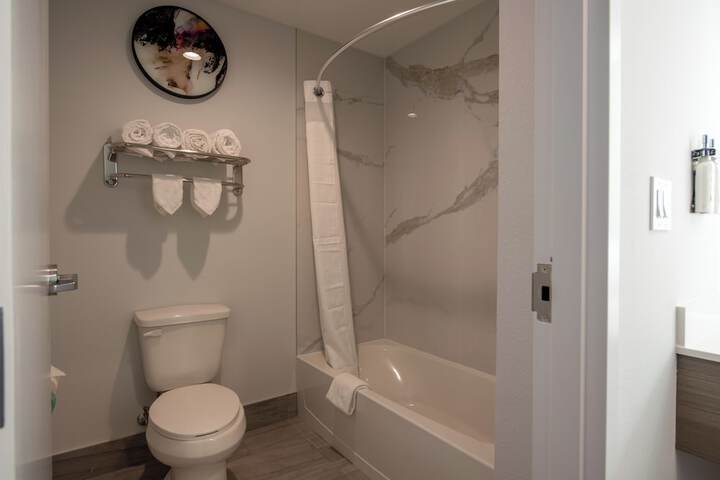 Room 5 of 11
