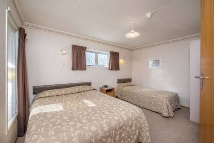 Room 9 of 35