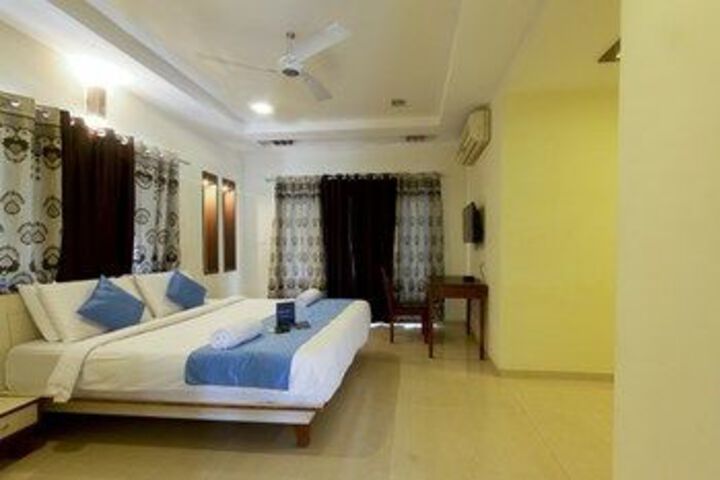 Room 2 of 5