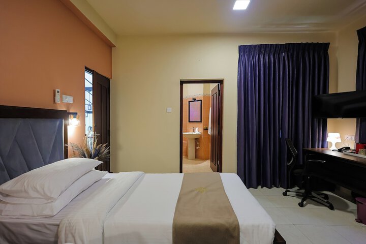 Room 26 of 65
