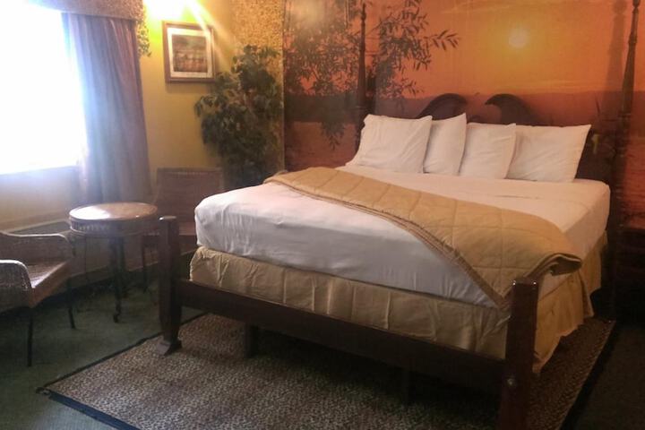 Room 18 of 35