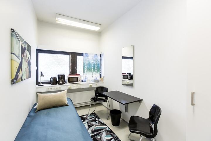 Room 18 of 33