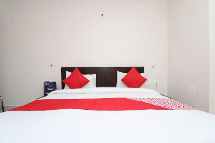 Room 4 of 14