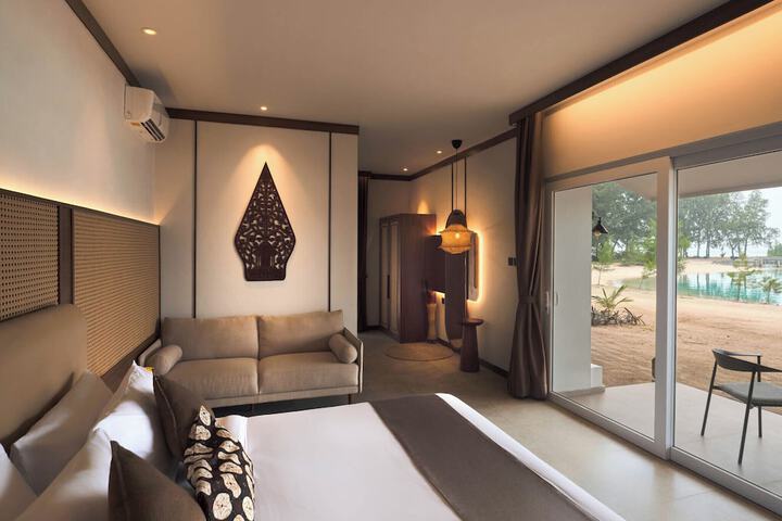Room 9 of 31