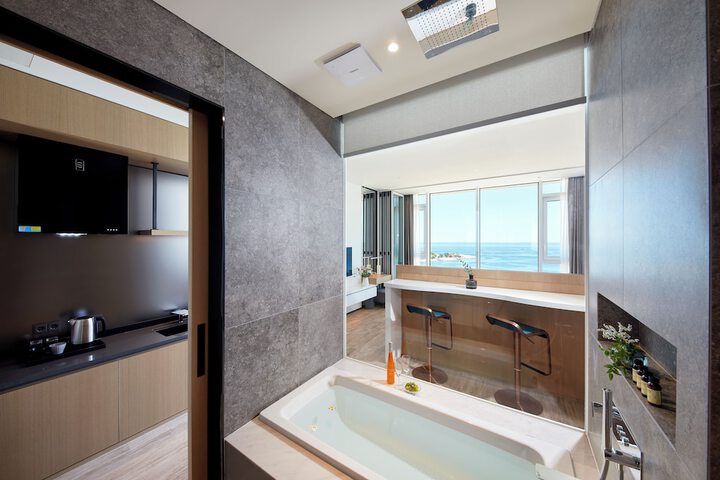 Room 4 of 22