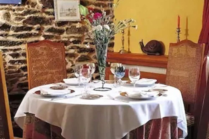 Dining 34 of 73