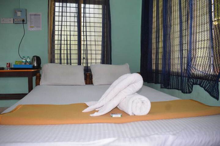 Room 3 of 49