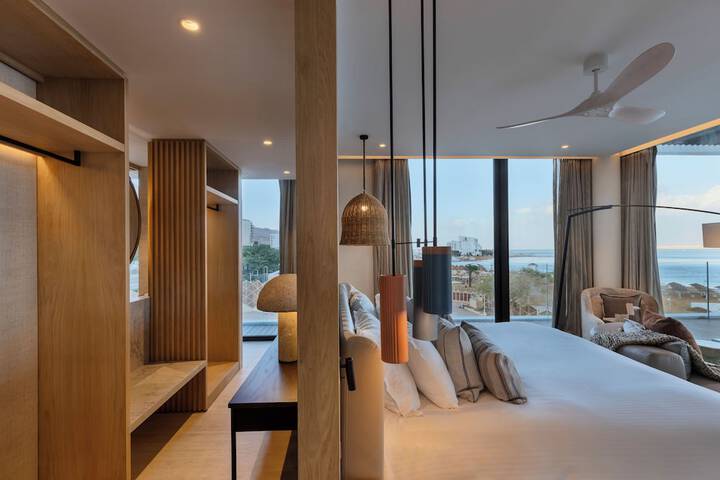 Room 26 of 105
