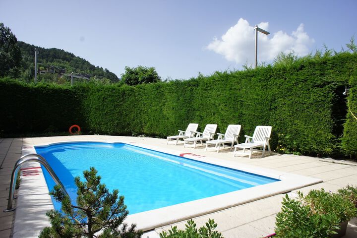 Pool Hotel