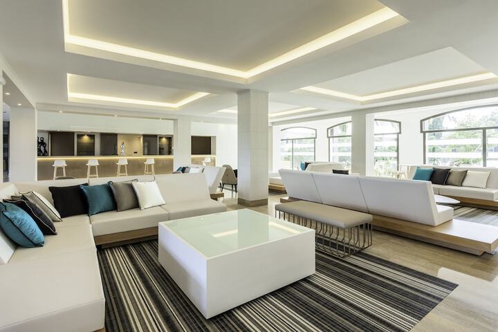 Guest Lobby