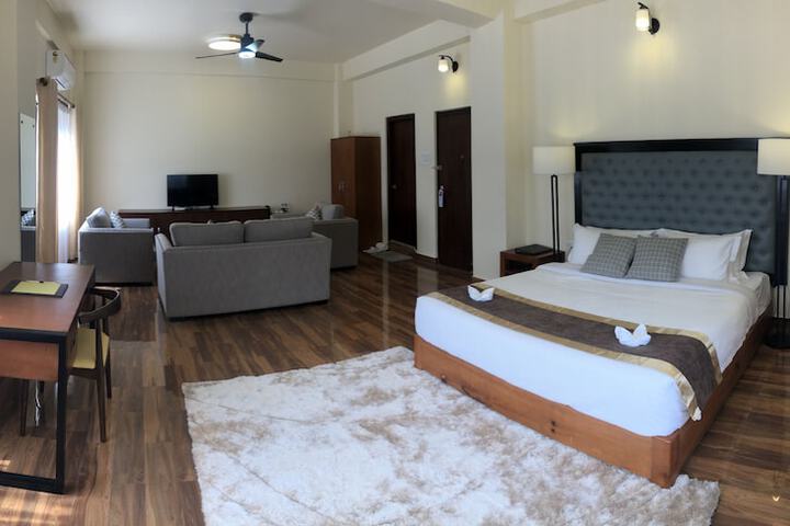 Room 10 of 24