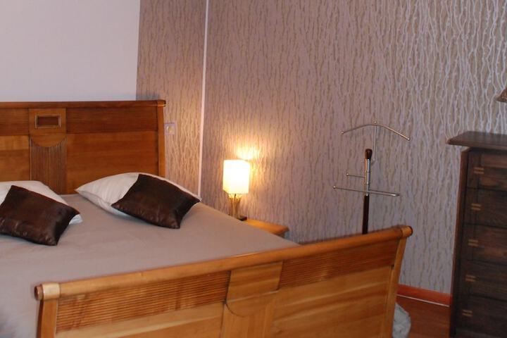Room 33 of 68