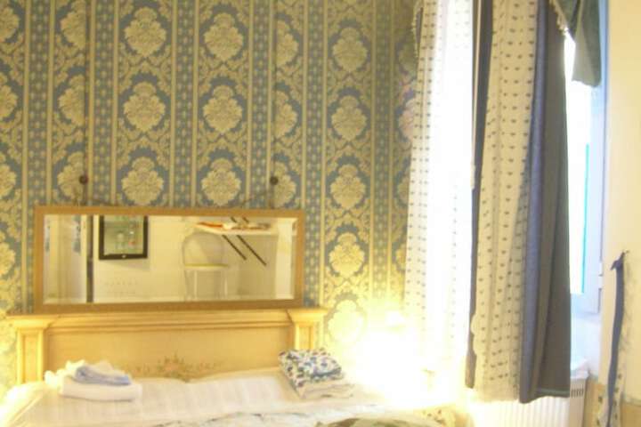 Room 15 of 166