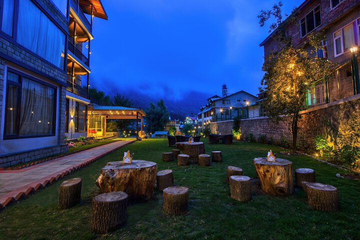 Hotel Exterior 75 of 76