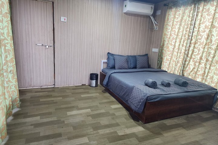 Room 12 of 53
