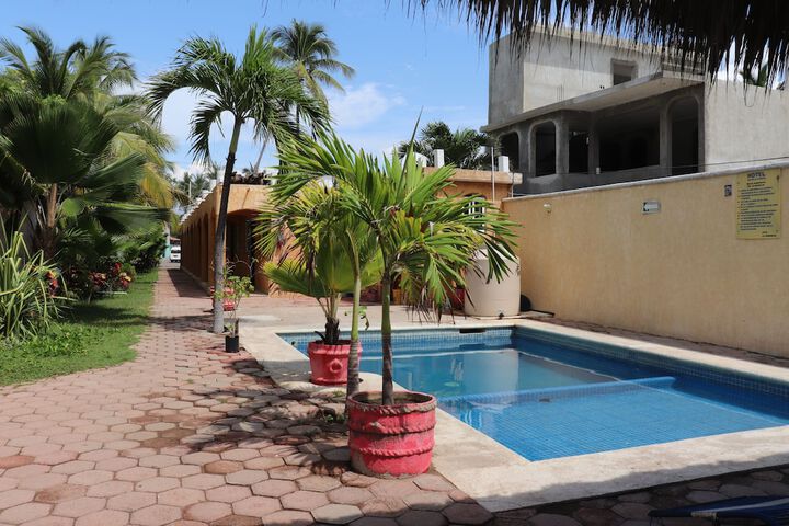 Pool 13 of 17