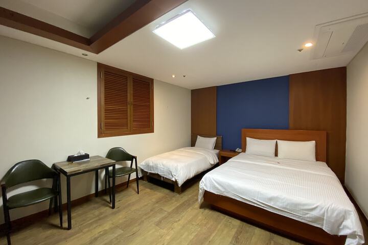 Room 19 of 73
