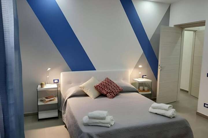 Room 8 of 24