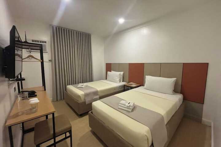 Room 4 of 21