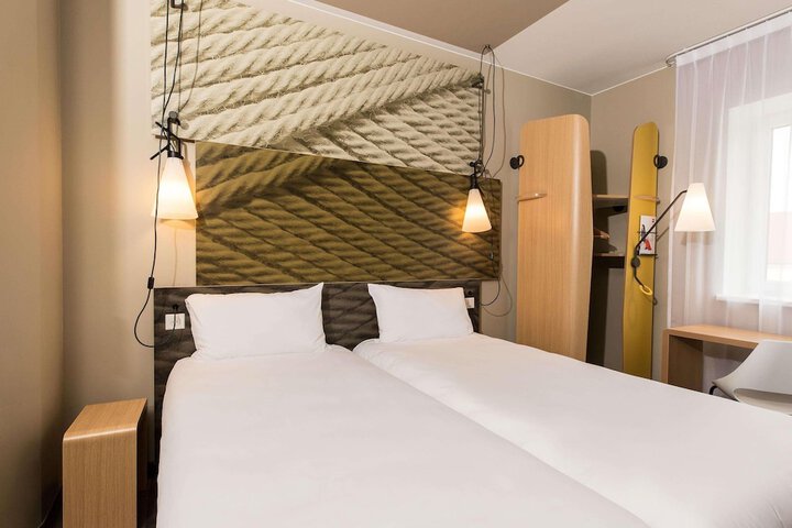 Room 20 of 49