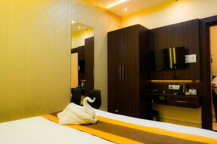 Room 28 of 48