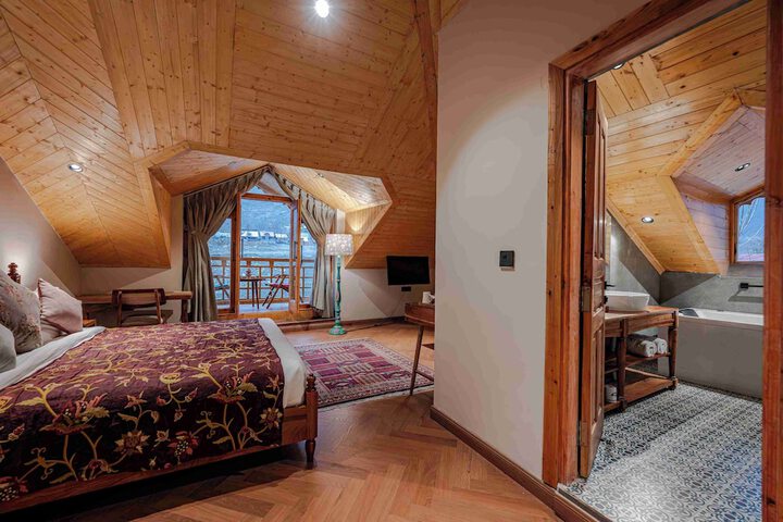 Room 6 of 20