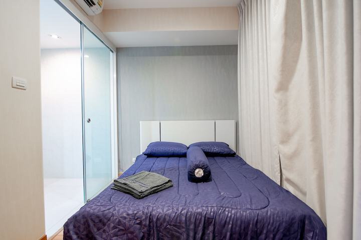 Room 13 of 104