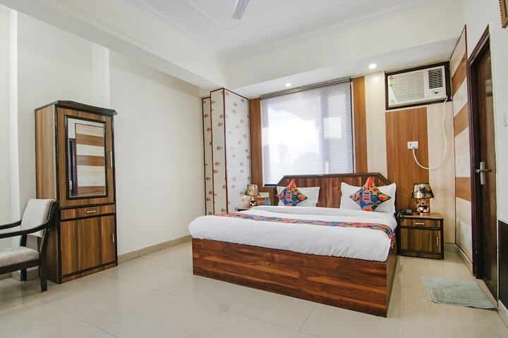 Room 15 of 36