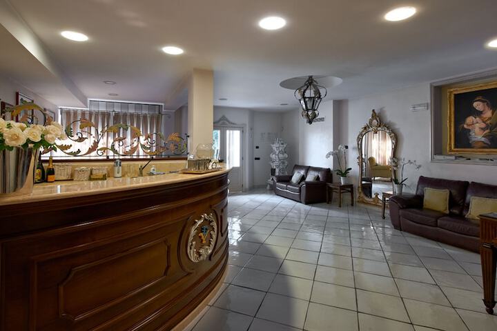 Guest Lobby