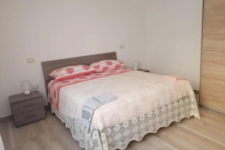 Room 3 of 6