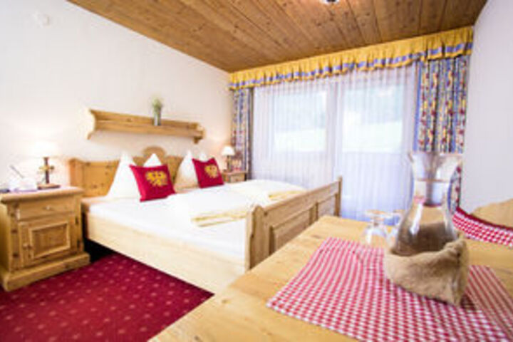 Room 33 of 115