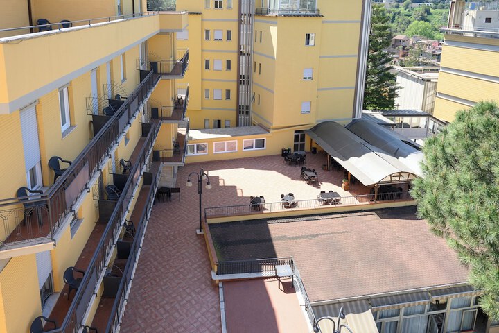 Hotel 71 of 80