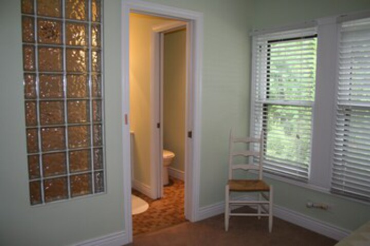 Room 50 of 111
