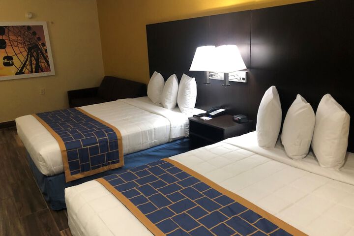 1 Queen Bed (9 of 36)