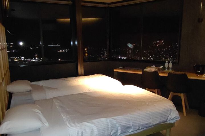 Room 21 of 68