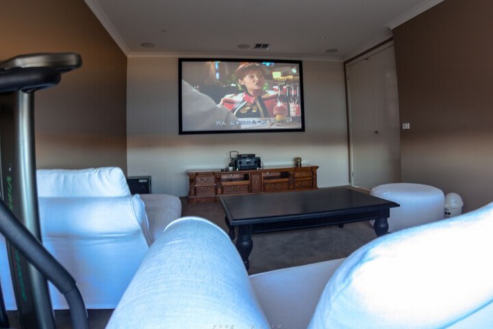 Room 10 of 29