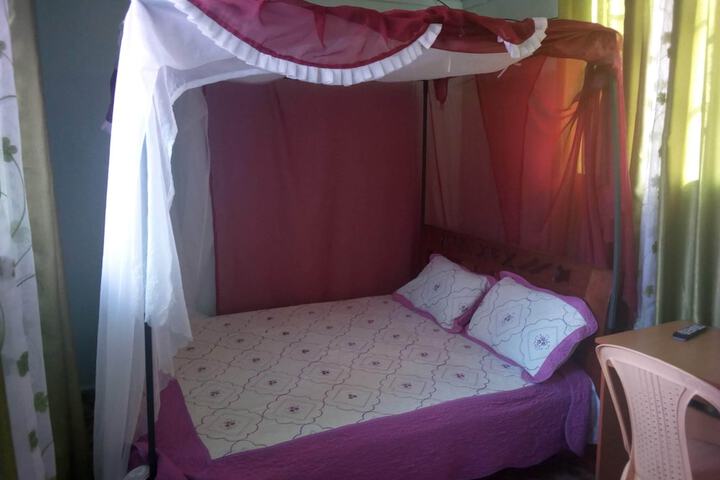 Room 6 of 27