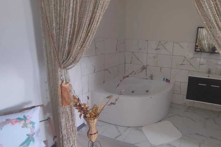 Room 76 of 185