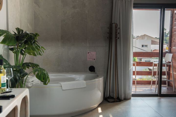 Room 45 of 145