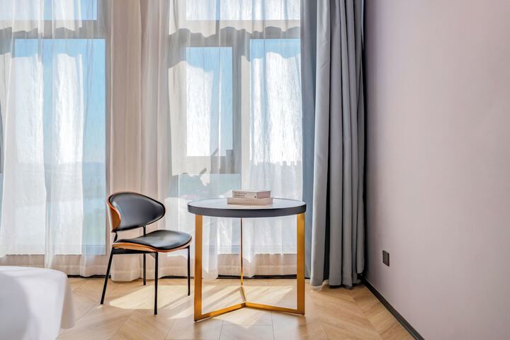 Room 16 of 40
