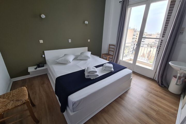 Room 48 of 103